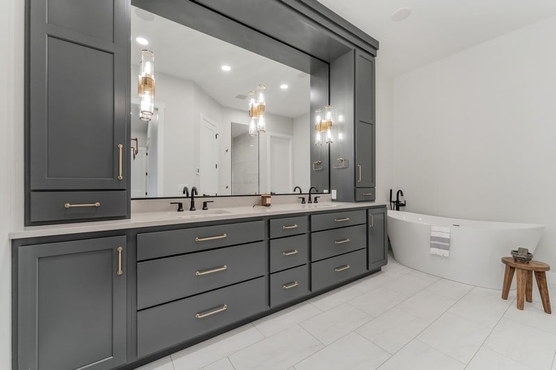 53740 - Vanity 2