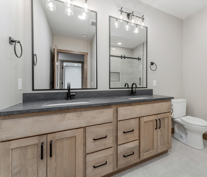53740 - Vanity 3