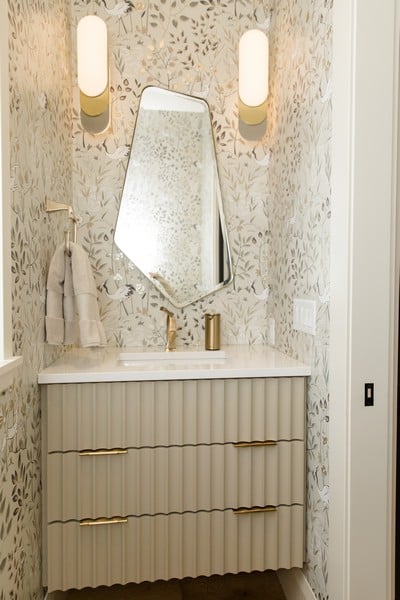 54458 - Vanity 2